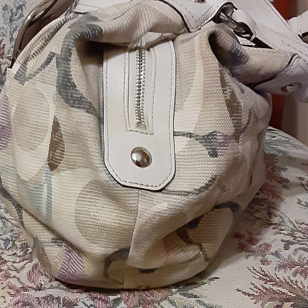 Coach Lynn Soho Multi-Color Optic Art Hobo Shoulder Bag - Picture 4 of 16